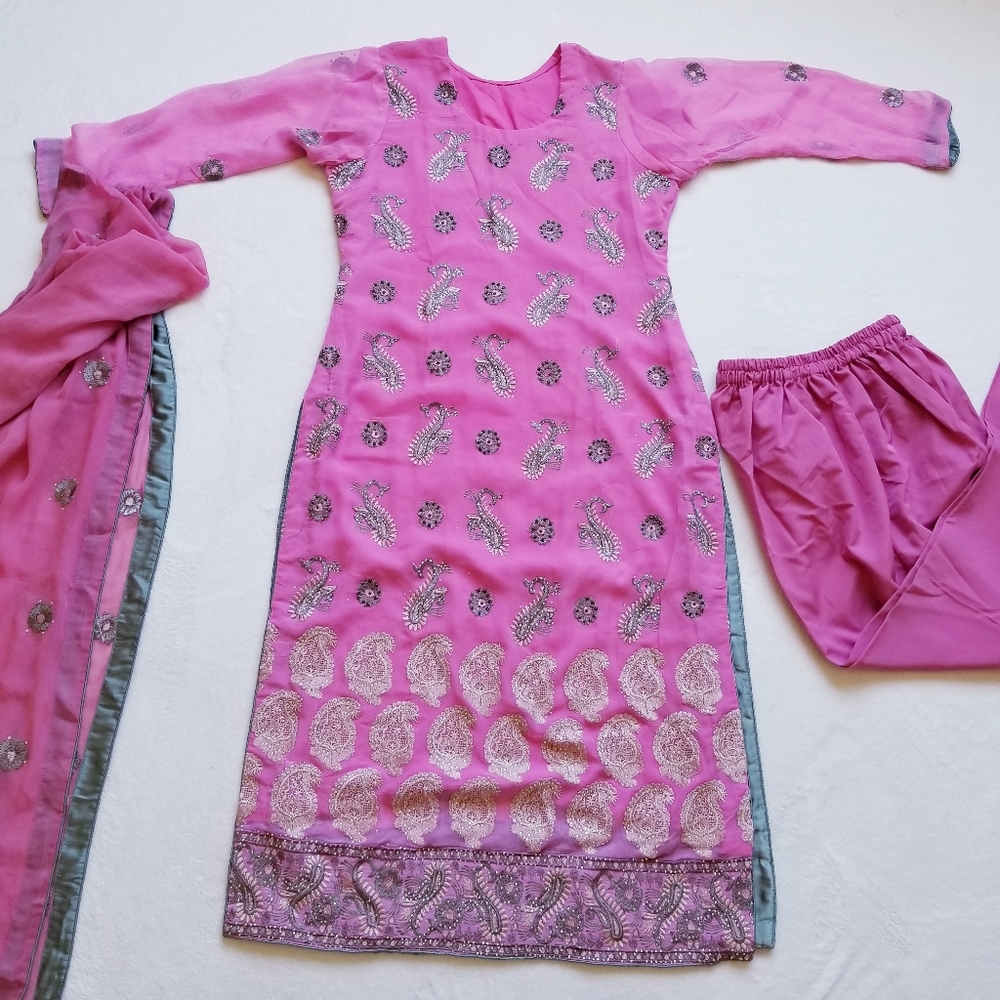 3 piece Pakistani Shalwar kameez suit